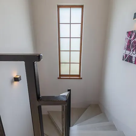 Brih I Villa